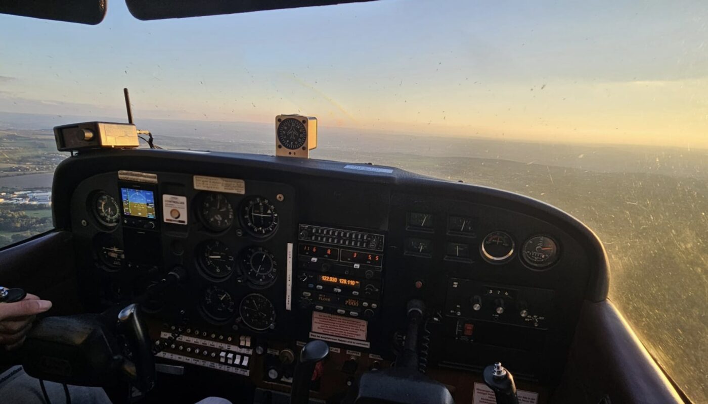 C172N Sunset Cockpit